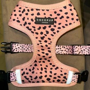 COCOPUP LONDON Adjustable neck harness in XS.